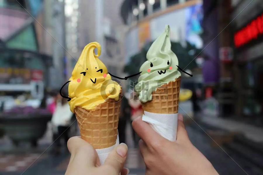 冰淇淋牵手逛街图片素材免费下载