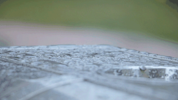 雨水木质长椅GIF图片素材免费下载