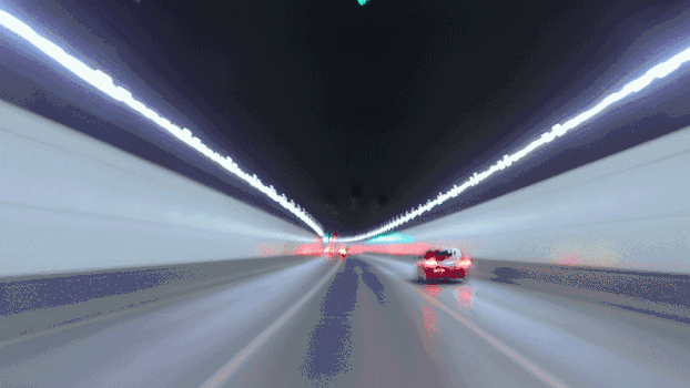 汽车隧道延时光影穿梭GIF图片素材免费下载