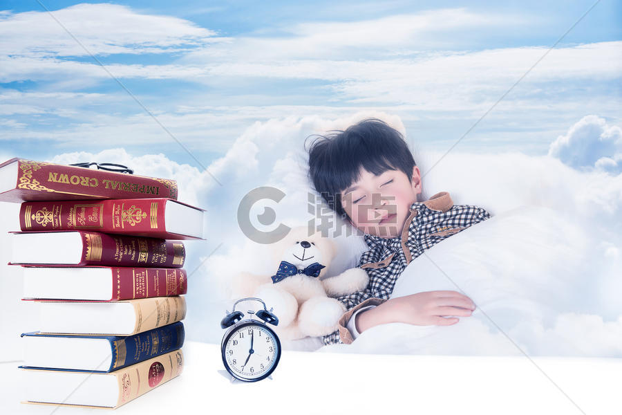 儿童在云端睡眠图片素材免费下载