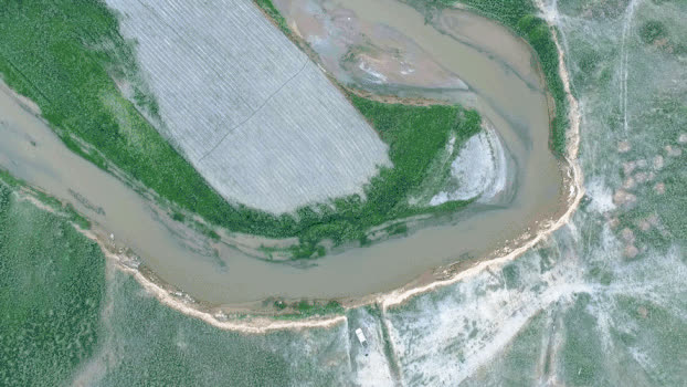 新疆河流航拍风景GIF图片素材免费下载