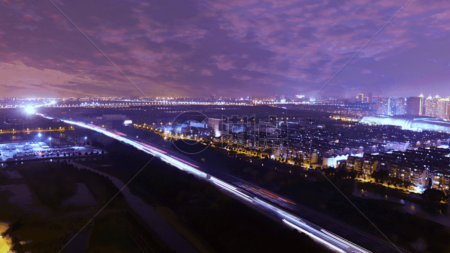 俯瞰城市震撼夜景交通延时GIF图片素材免费下载