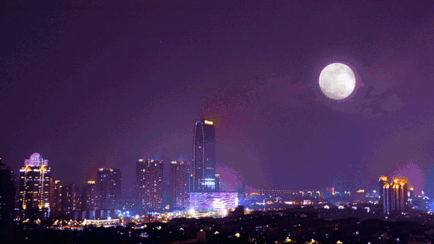 城市上空超级满月GIF图片素材免费下载