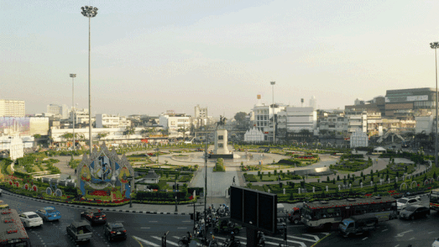 航拍泰国曼谷城市中心广场GIF图片素材免费下载