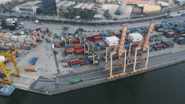 无人机航拍曼谷港口集装箱港口起重机GIF图片素材免费下载