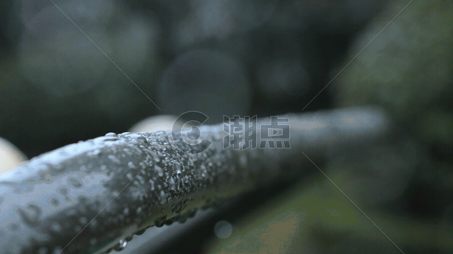 雨中的栏杆GIF图片素材免费下载
