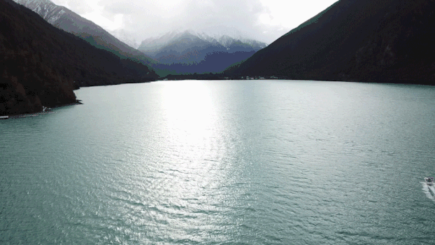 西藏巴松措错高湖高清航拍GIF图片素材免费下载