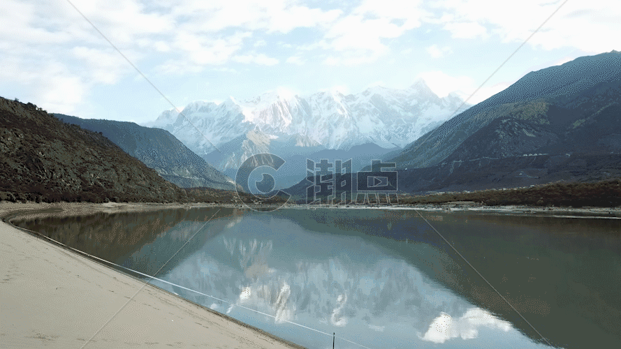 西藏南迦巴瓦峰高清航拍GIF图片素材免费下载