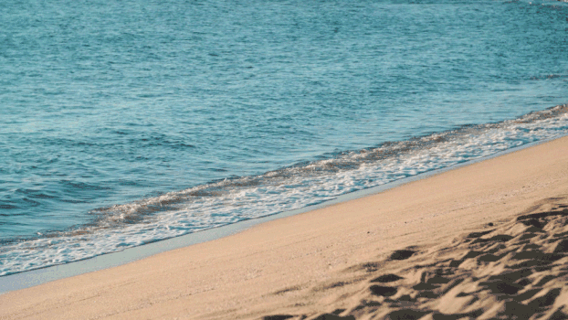 海浪冲击沙滩GIF图片素材免费下载