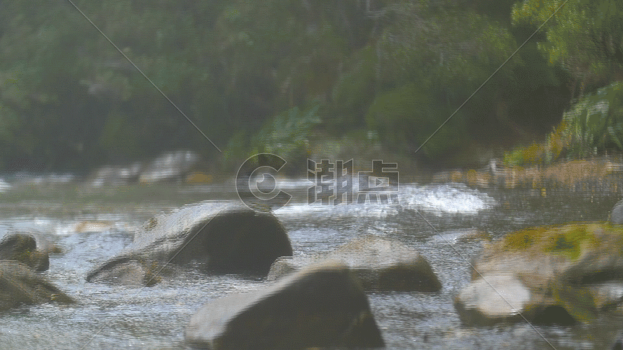 水浪拍打着石头GIF图片素材免费下载