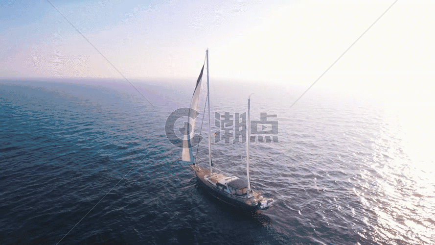 海面上行驶的帆船GIF图片素材免费下载