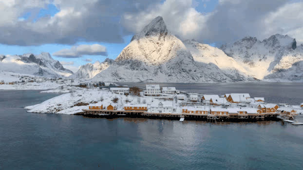 纯净优美的挪威罗弗敦群岛上的渔村GIF图片素材免费下载
