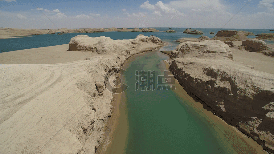 青海甘肃交接的水上雅丹地貌风光GIF图片素材免费下载