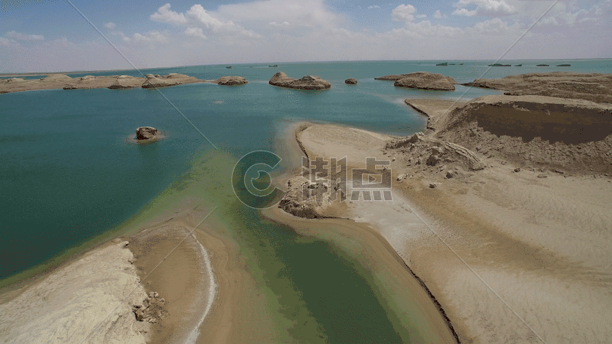 青海甘肃交接的水上雅丹地貌风光航拍视频GIF图片素材免费下载
