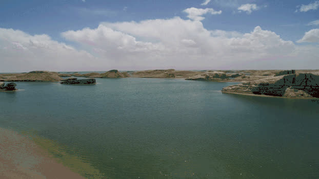 水上雅丹地貌风光GIF图片素材免费下载