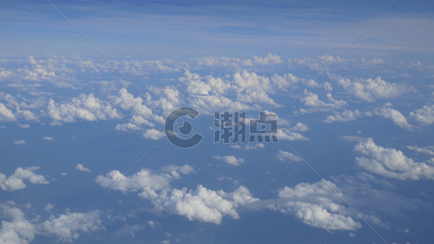 蓝色天空上的白云GIF图片素材免费下载