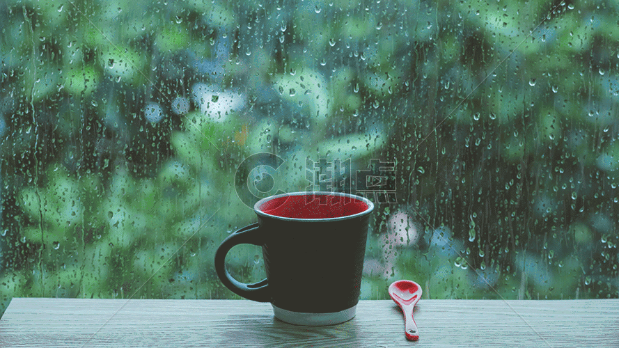 雨天水珠玻璃咖啡杯gif动图图片素材免费下载