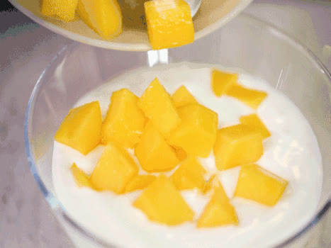 芒果酸奶制作GIF图片素材免费下载