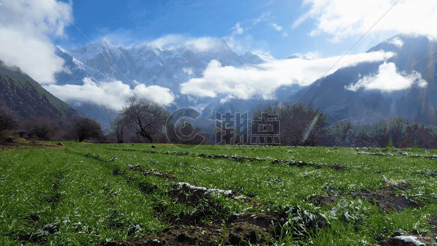 航拍喜马拉雅山脉GIF图片素材免费下载
