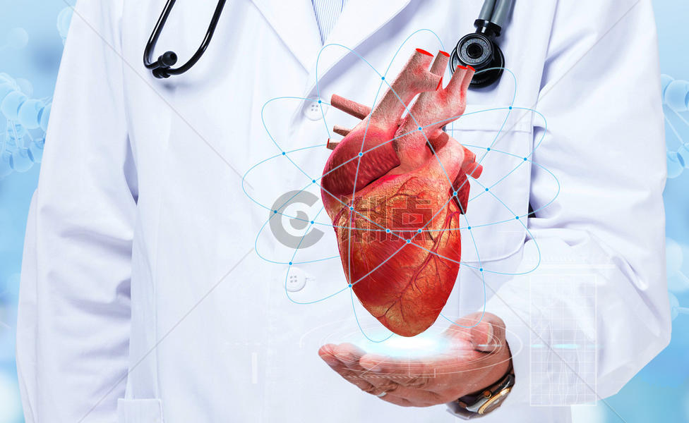 医生托举心脏图片素材免费下载