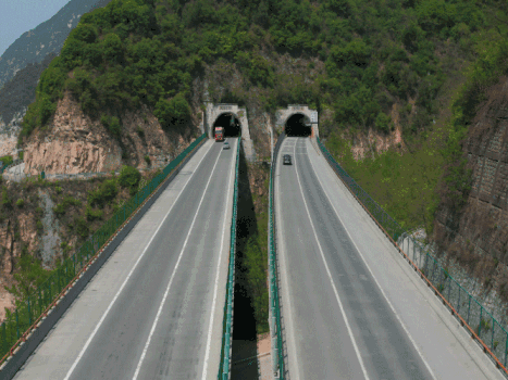 高速隧道航拍合集GIF图片素材免费下载