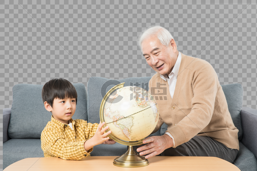 爷孙俩坐在沙发上看地球仪图片素材免费下载
