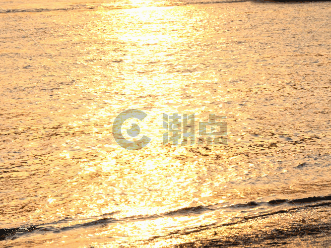 夕阳下的海面GIF图片素材免费下载