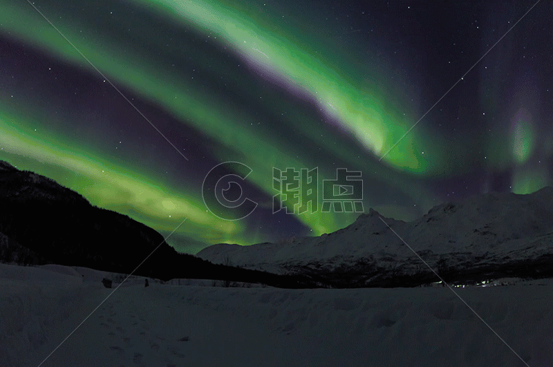 美丽的北欧冬季北极光gif图片素材免费下载