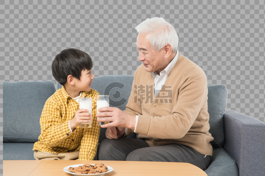 爷孙俩坐在沙发上喝牛奶图片素材免费下载