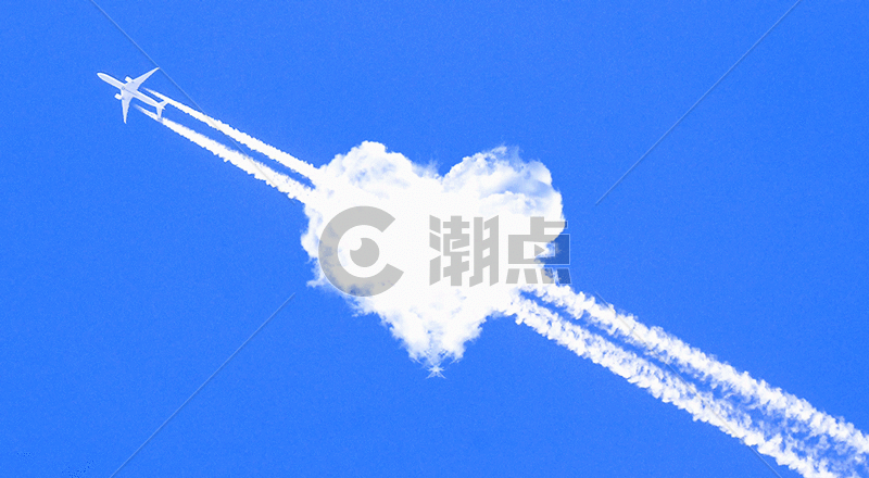 穿过爱心云的喷气式飞机gif图片素材免费下载