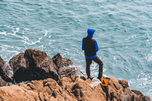 海边钓鱼的人gif图片素材免费下载