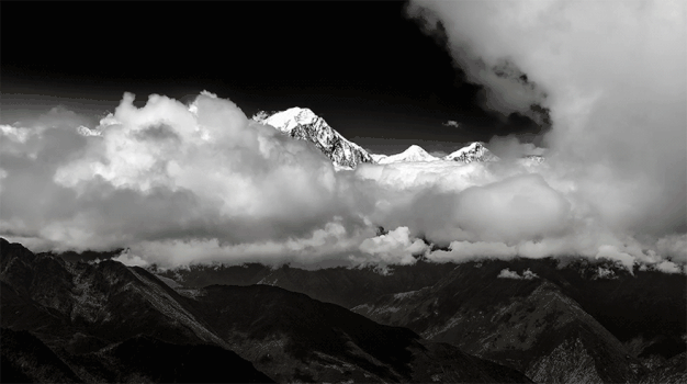 高原雪山黑白照gif图片素材免费下载