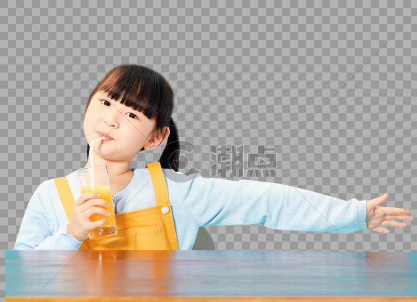 小女孩喝橙汁图片素材免费下载