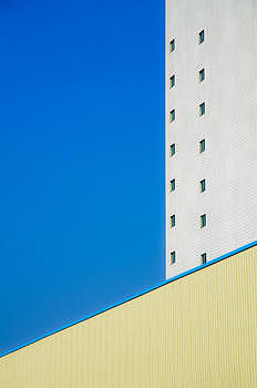 建筑与蓝天的构成图片素材免费下载
