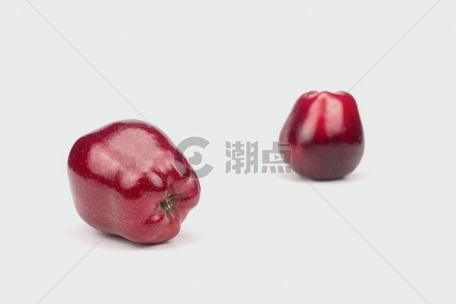 两个红色苹果蛇果特写图片素材免费下载
