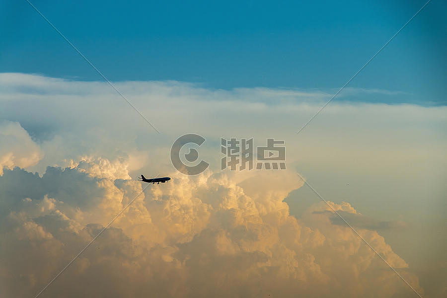云中漫步 飞机图片素材免费下载