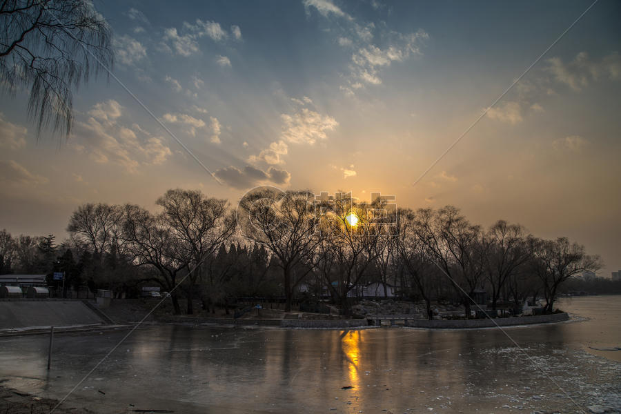 黄昏的冬天图片素材免费下载