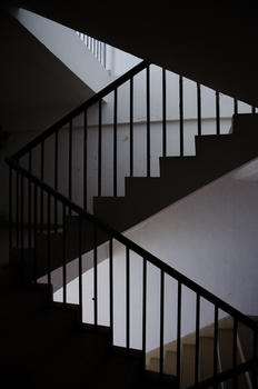 楼梯间的光影图片素材免费下载