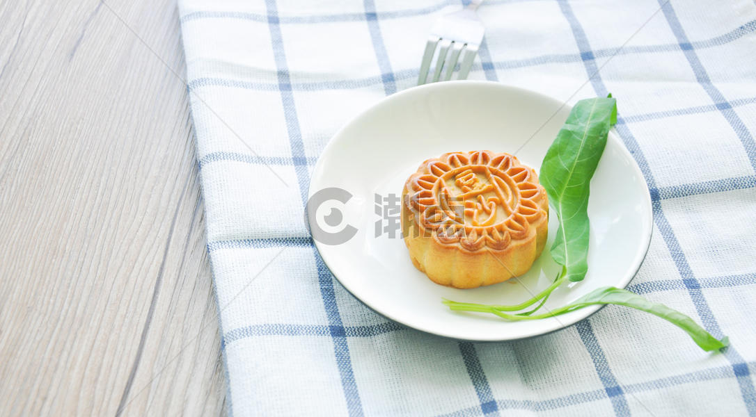 豆沙月饼吃中秋美食图片素材免费下载