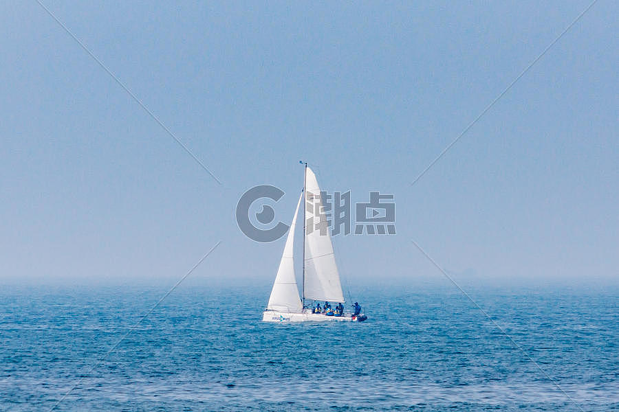 青岛海帆船图片素材免费下载