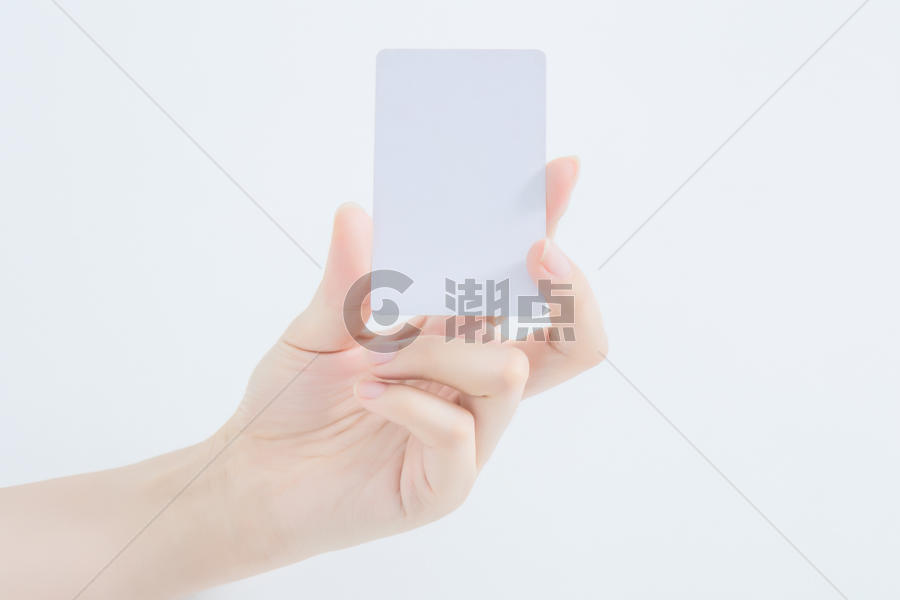 手持银行卡信用卡图片素材免费下载
