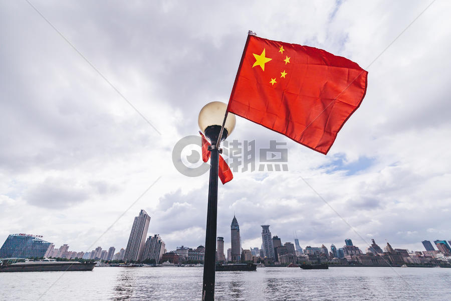 红旗象征国庆上海外滩图片素材免费下载