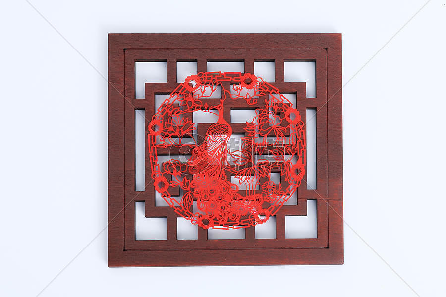 红色中国风窗花剪纸工艺品图片素材免费下载
