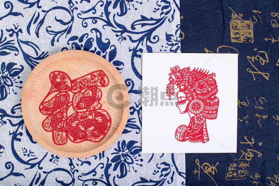 中国风礼品剪纸工艺摆拍图片素材免费下载