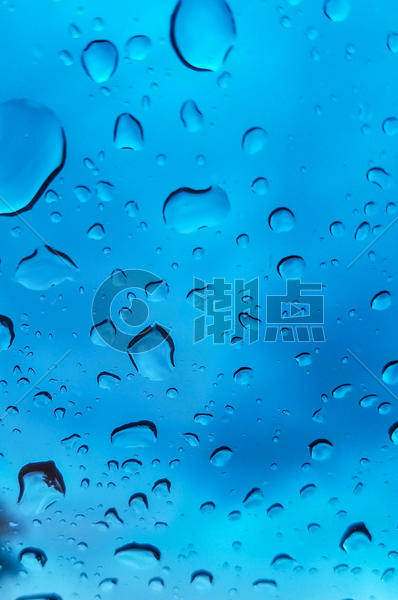 蓝玻璃上的水珠图片素材免费下载