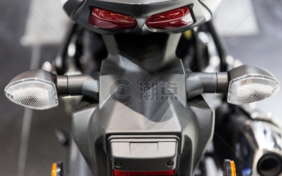 运动摩托车车尾灯图片素材免费下载