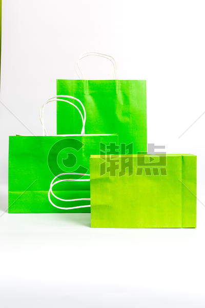 绿色大小手提纸质购物袋图片素材免费下载