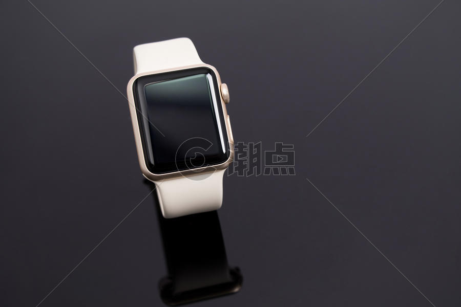 黑色背景白色苹果手表图片素材免费下载