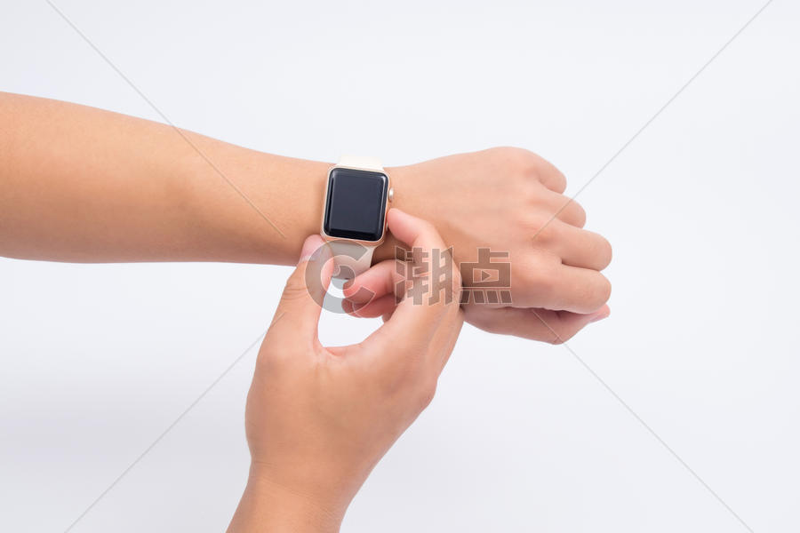 手戴智能手表操作手势图片素材免费下载