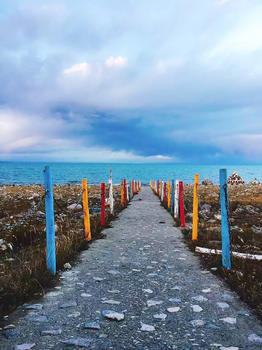 静谧的青海湖图片素材免费下载